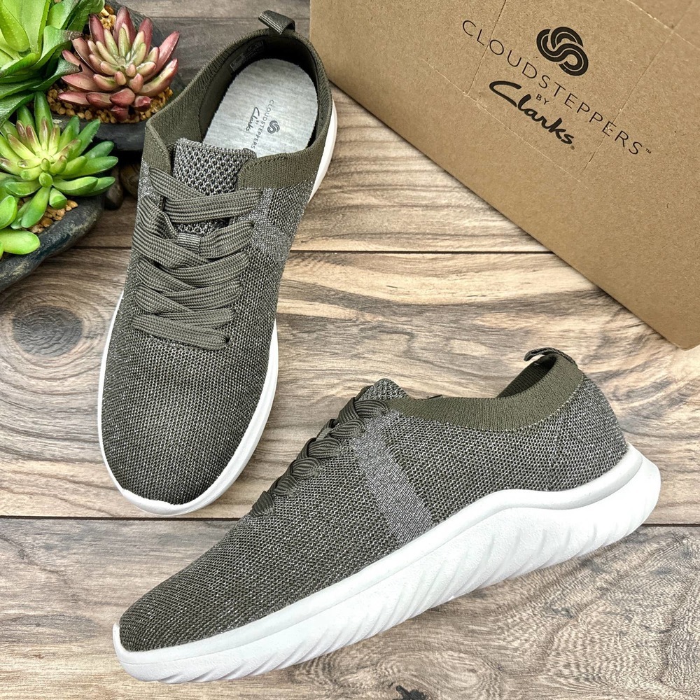 NIB Clarks Cloudsteppers 9M Nova Glint Mesh Comfort Sneakers Dark Olive Combo